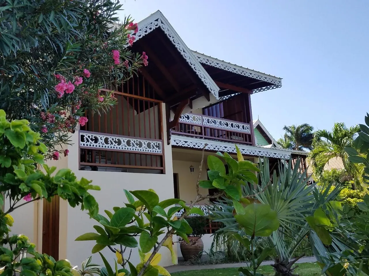 *** Hotel Gingerbread Suites Port Elizabeth Saint Vincent and the Grenadines
